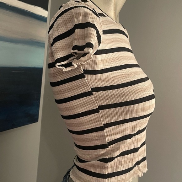 Striped Black, Cream & Tan Cropped Top Sz. Small - Picture 7 of 8